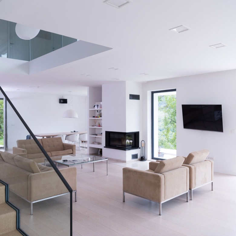 Renovated apartment at last floor